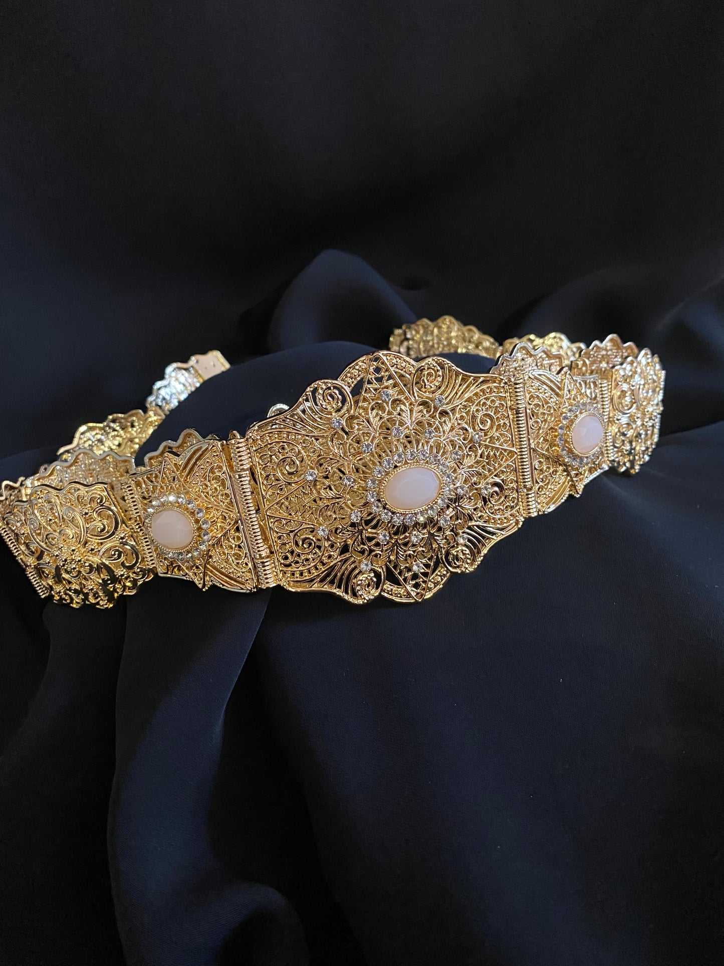 Ceinture dorée perle rose poudré