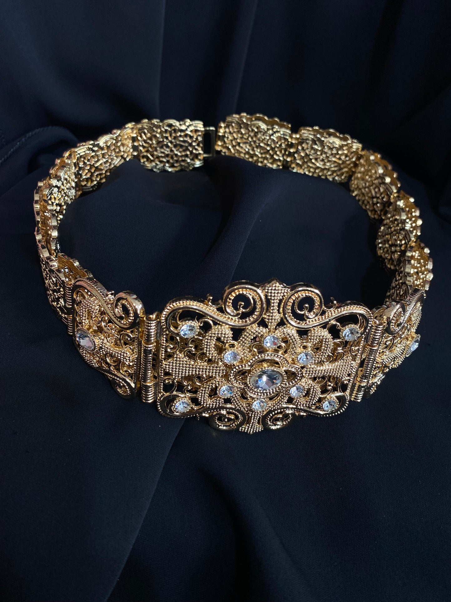 Ceinture en cristal motif floral