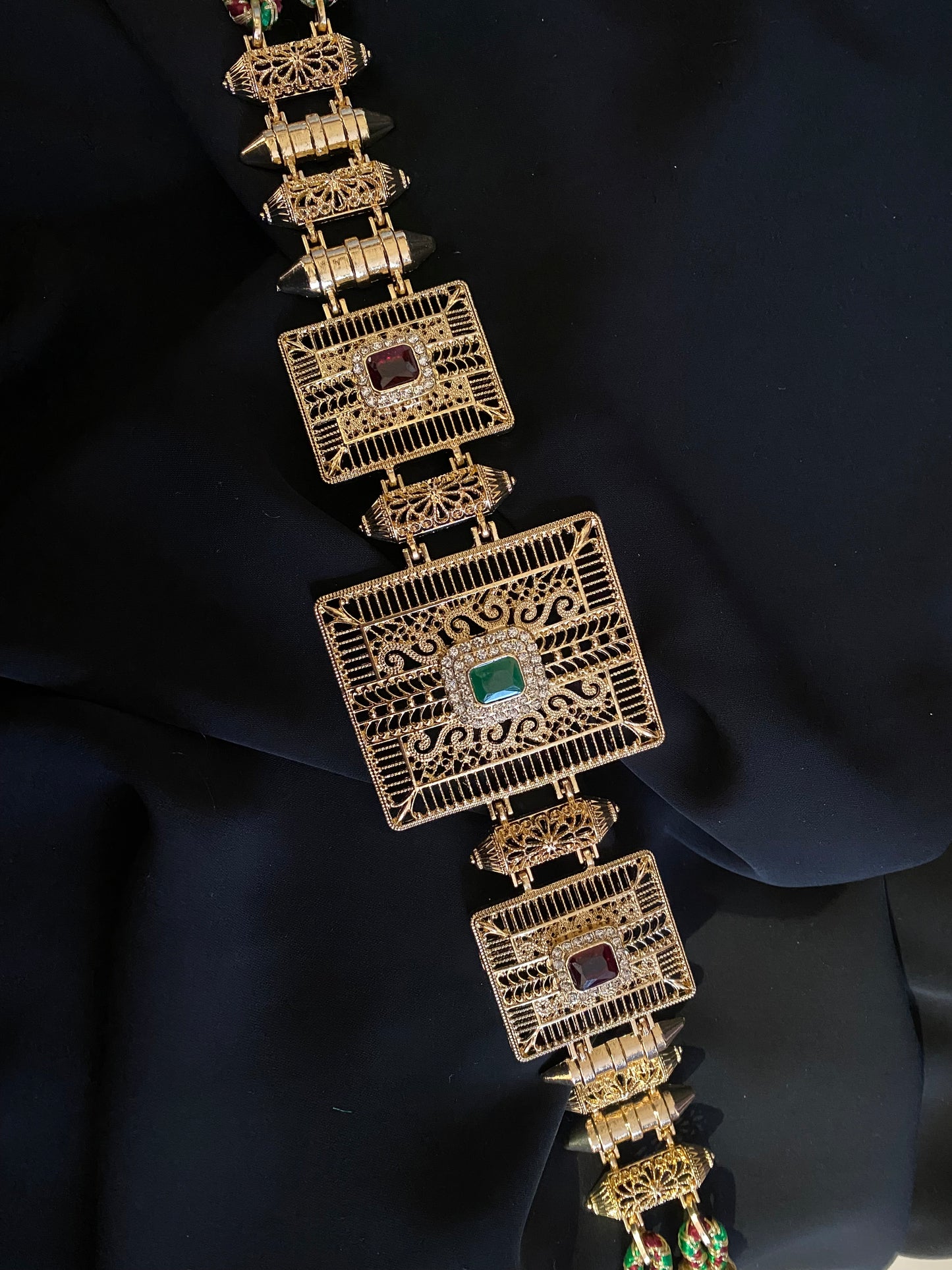 Ceinture dorée motifs carrés