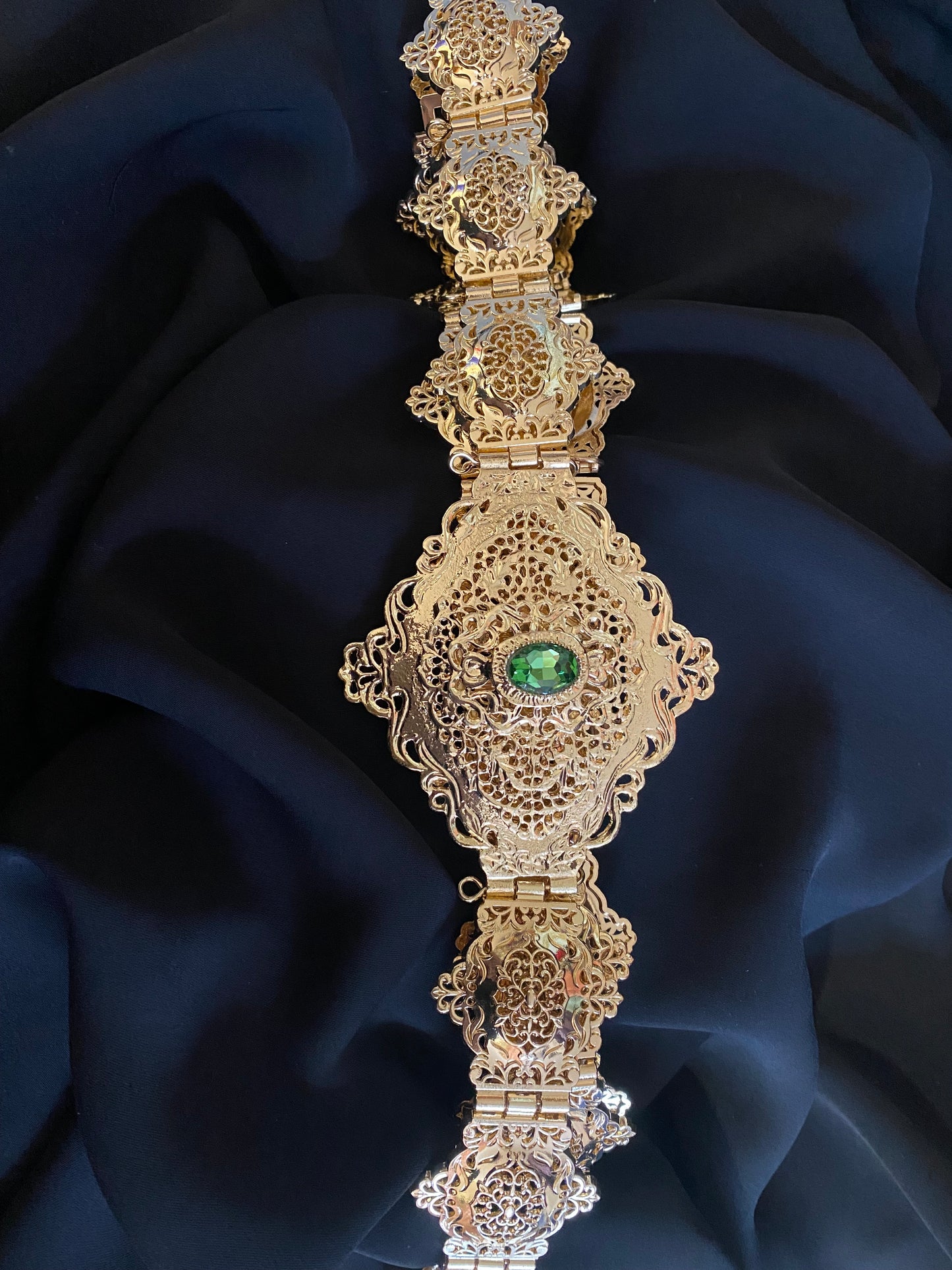 Ceinture dorée perle verte
