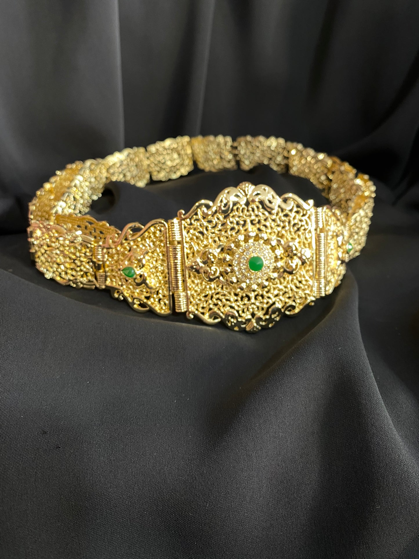 Ceinture dorée en métal