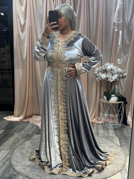 Robe Hanifa
