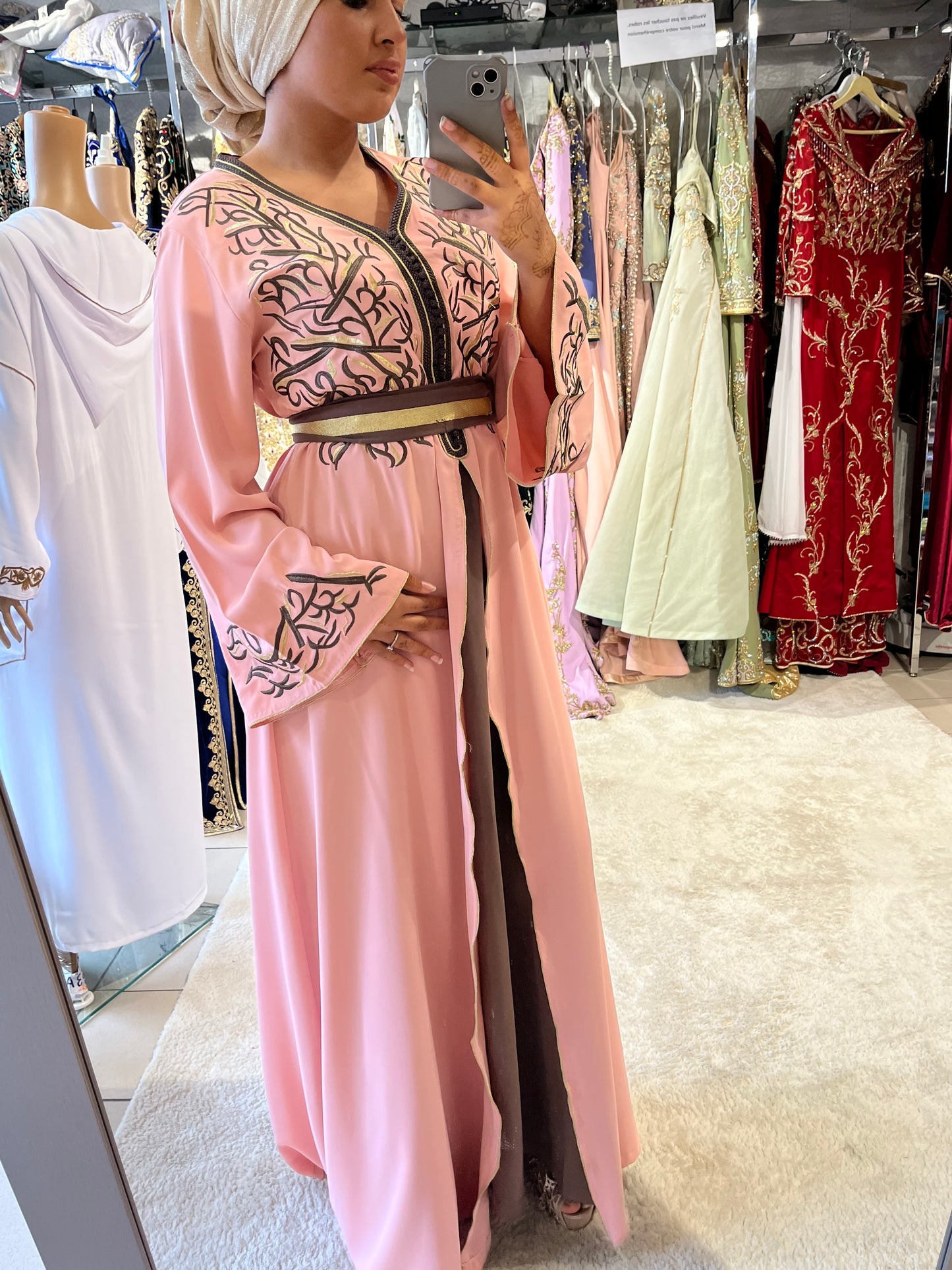 Robe Asila