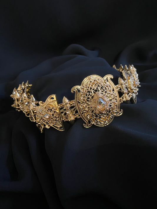 Ceinture dorée avec perles nudes